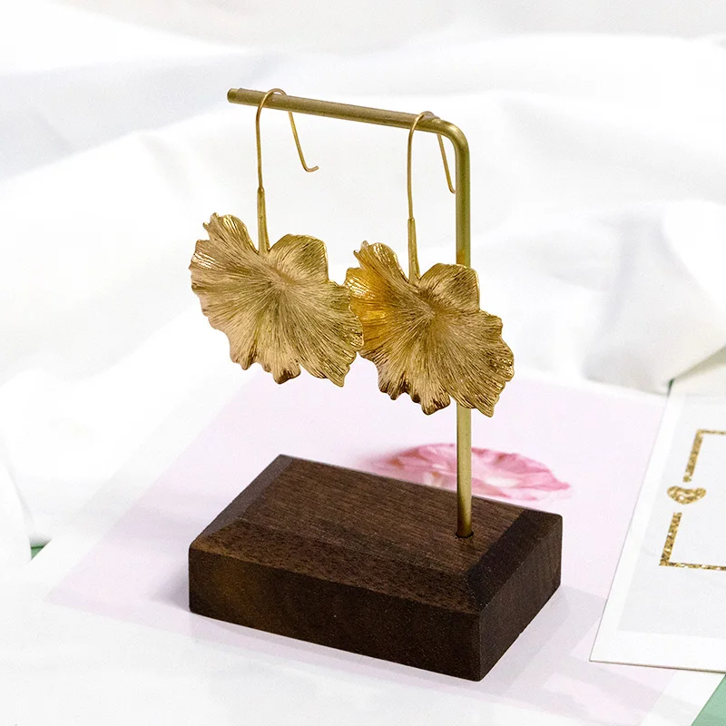 

Simple Leaf-Shaped Dangle Drop Earrings Gold Metal Jewelry Accessories Vintage Gold Hollow Leaf Drop Earring For Women