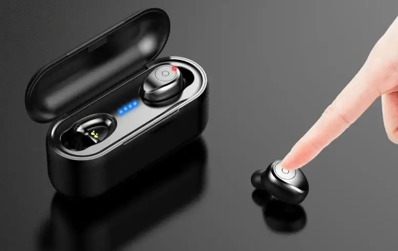 Фото Amoi Q32 TWS беспроводные наушники Bluetooth 5 0 8D стерео гарнитура с 3500 мАч зарядная Amoi Q32 TWS беспроводные наушники Bluetooth 5 0 8D стерео гарнитура с 3500 мАч зарядная