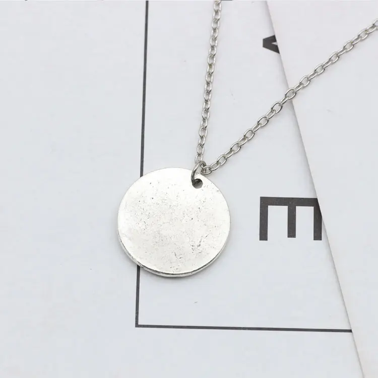 Модные солнцезащитные очки в стиле ретро с круговой резьбой по алфавиту надписи