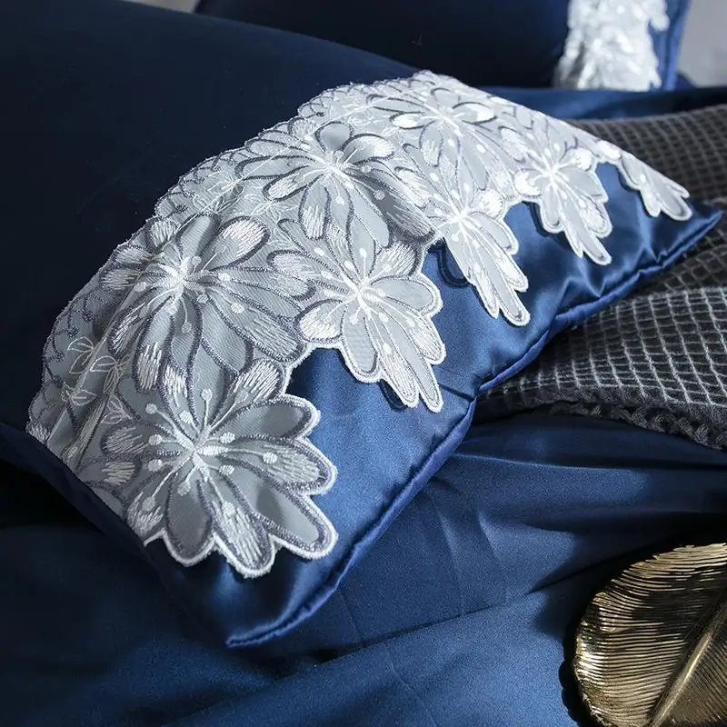 Комплект постельного белья Королевский размер серебристо синий роскошный