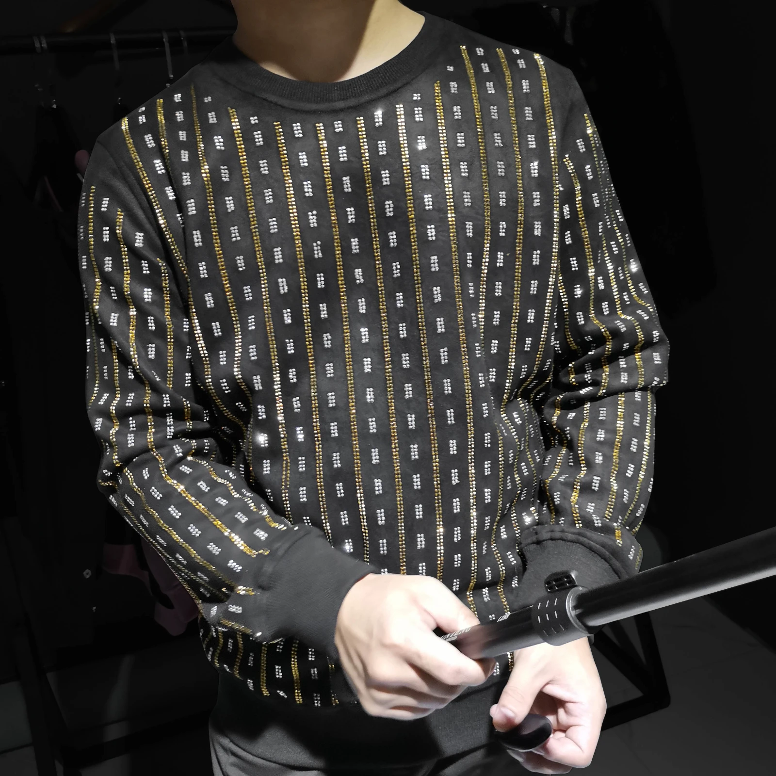 

Personality Stripes Hot Drilling T Shirt Homme Streetwear Club Outfits Stage Sequin Printing Men T Shirt Pullover Men Clothing