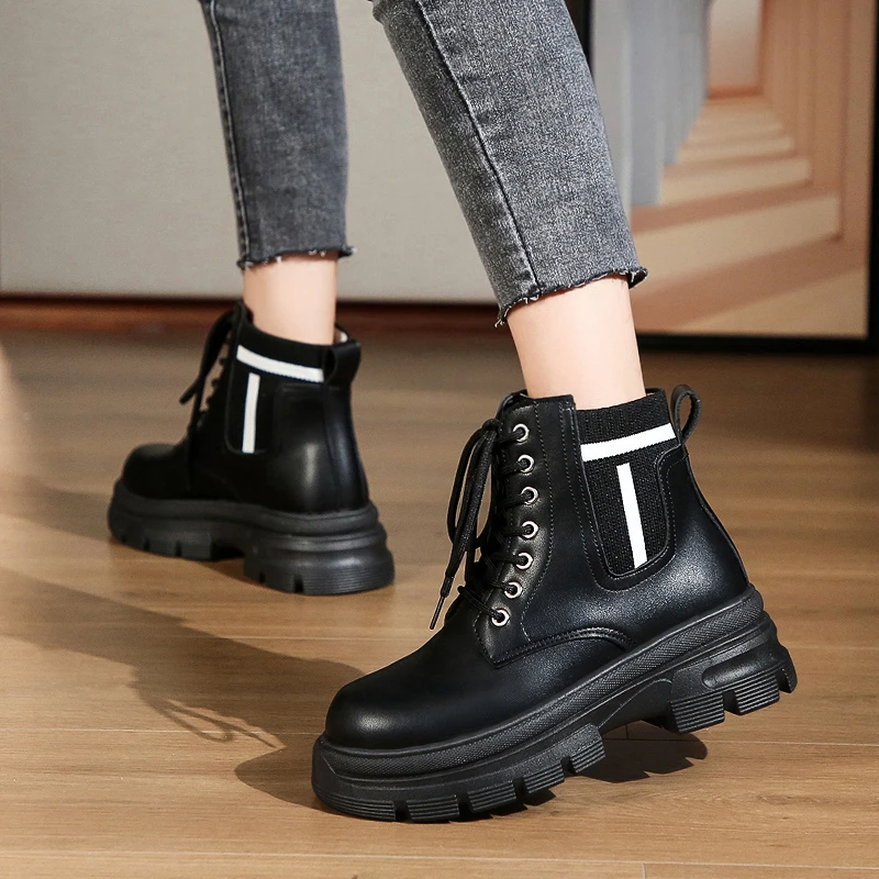 

Women's Platform Motorcycle Boots Women Gothic Chunky Punk Woman Black Cool Metal Buckle Ankle Female Lace Up Plus Size 35-40