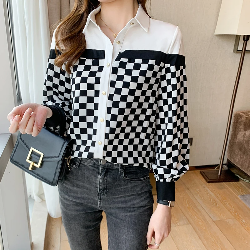 

2022 Spring New Women's High-End Temperament Lapel Splicing Black And White Plaid Korean Casual Commuter Professional Shirt