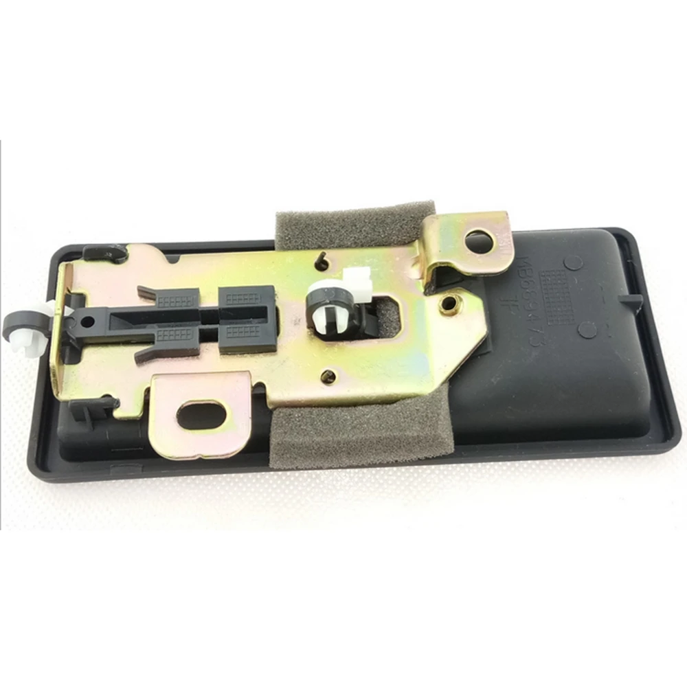 

For Mitsubishi Pajero Montero MK2 Tailgate Inner Handle MB774953 MB793491 Parts Replacement V31V32V33 V43 V46