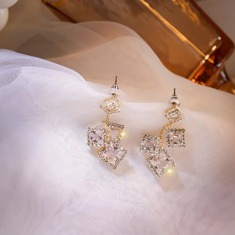 

Korean Shinning Zircon Leaf Drop Earrings Women 2021 New Jewelry Delicate Pendientes Gifts
