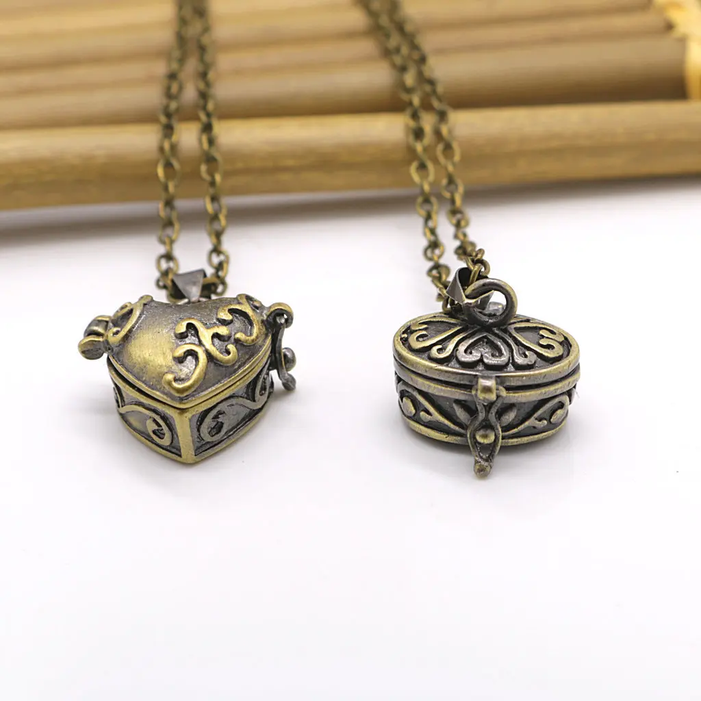 

Retro brass openable hollow commemorative pet ashes hair necklace pendant bronze love box religious for men and women jewelry