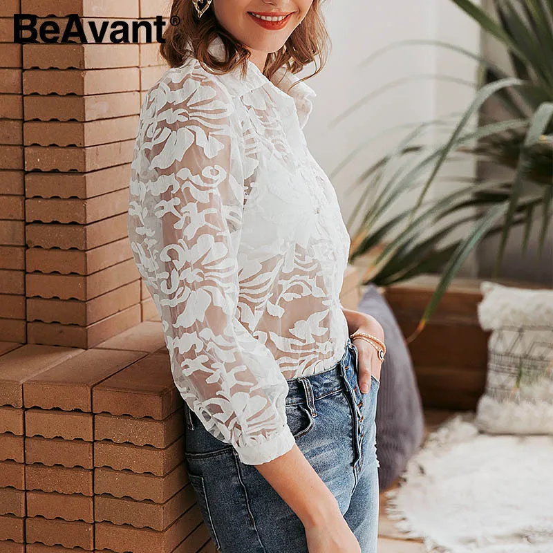 Женская винтажная блузка с вышивкой BeAvant белая длинным рукавом и пуговицами