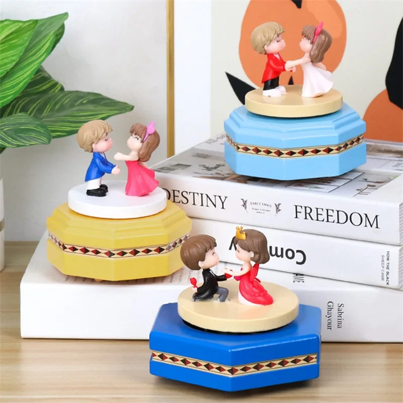 

Music Box Ornament Cartoon Couple Figurine Music Box Craft Desktop Decoration Gift for Birthday Valentine's Day