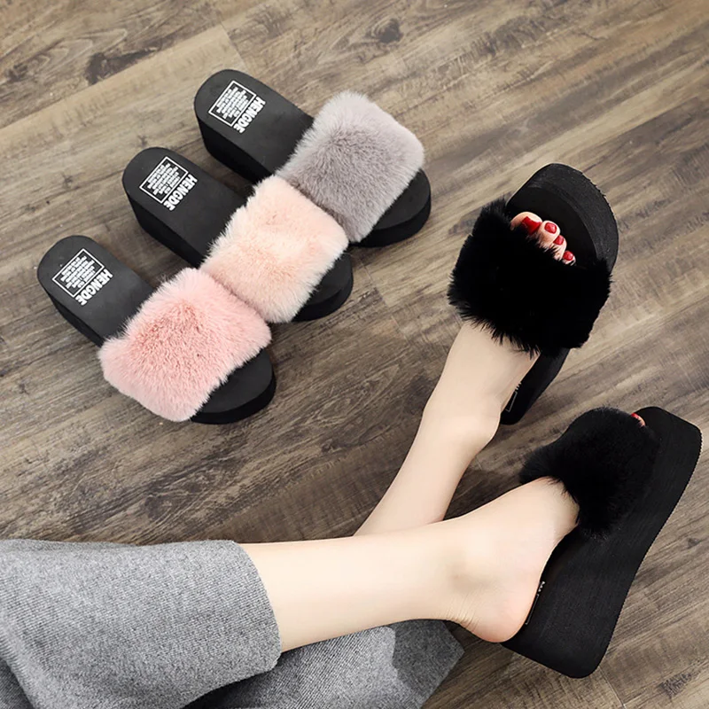 Женские шлепанцы на платформе домашние зимние теплые тапочки высоком каблуке -