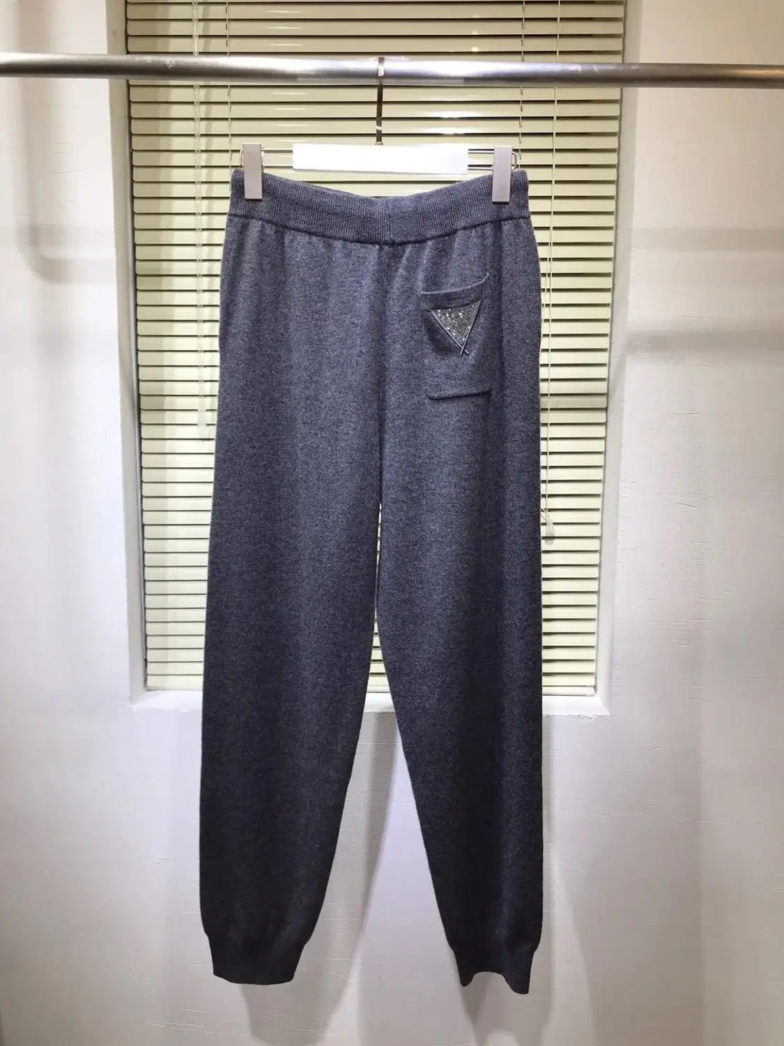 

HIGH STREET New Stylish 2020 Runway Cashmere Suit Set Women Hooded Sweater Waist Elastic Knitting Pants Dark Gray / Khaki Set