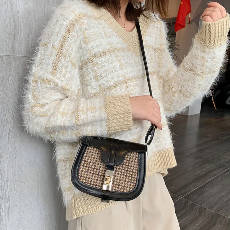 

Ladies Saddle Bag Autumn and Winter New Retro Woven Semicircle Bag Mini Shoulder Messenger Bag Female Bag