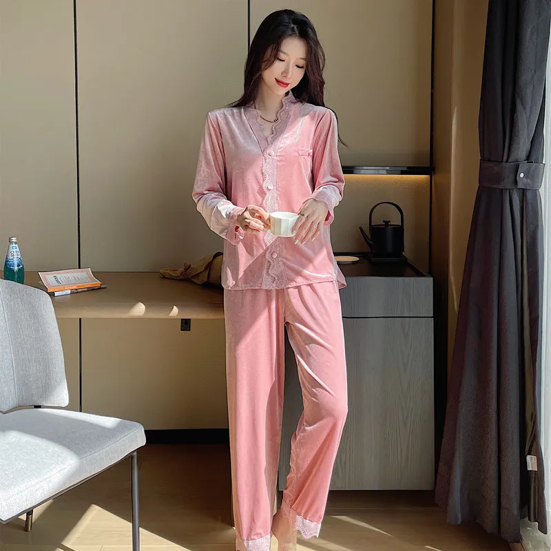 

Пижамный комплект Женский бархатный из 2 предметов, одежда для сна с кружевной отделкой, велюровая рубашка и брюки, домашняя одежда, осень