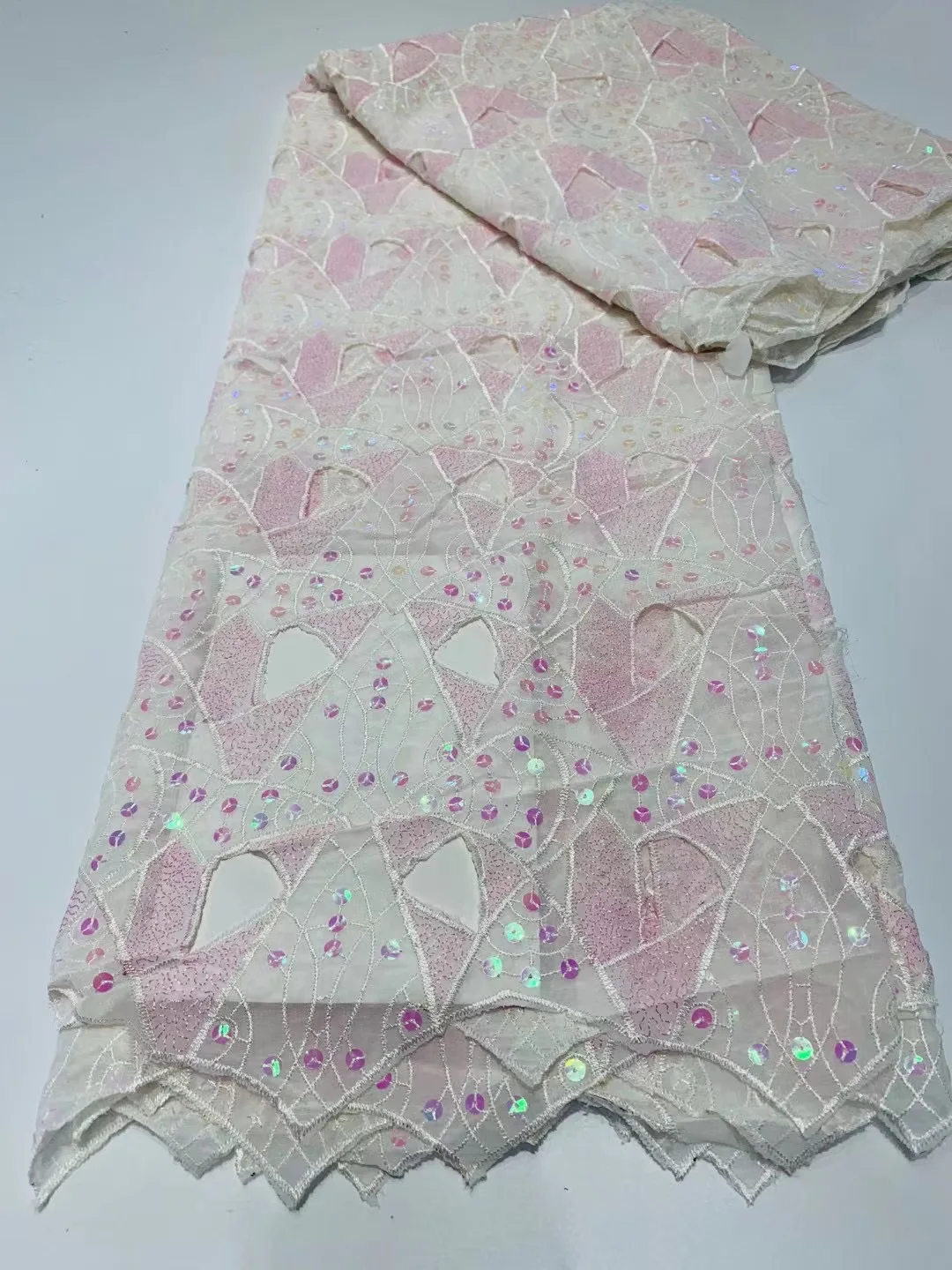 

Популярная африканская французская шифоновая кружевная ткань 2021, высококачественное кружево в нигерийском стиле, с вырезами, цвет двухцве...