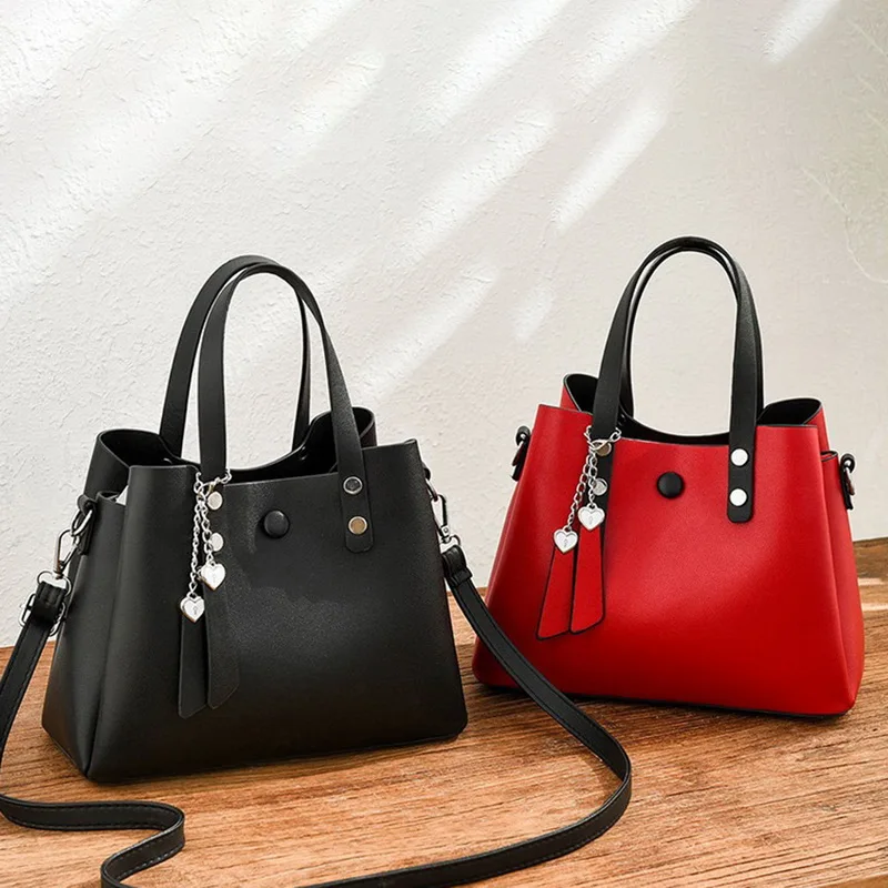 Сумка-тоут из искусственной кожи с кисточками | Багаж и сумки