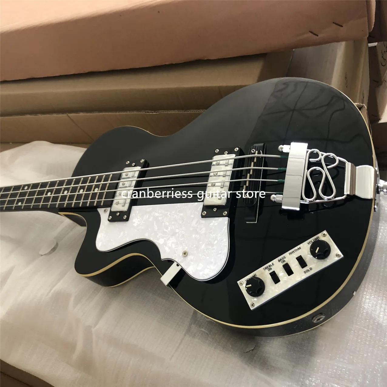 

В наличии, модель Lefthand Hofner HCT 5002, 4 струны баса, черная Скрипка для баса клуба, высокое качество, бесплатная доставка
