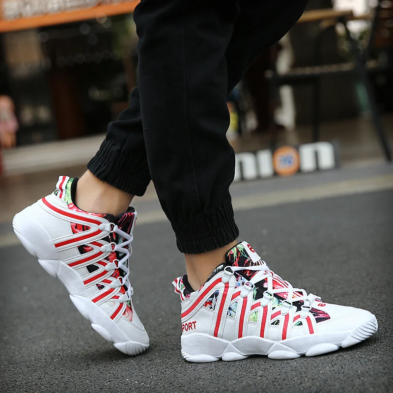 Hot sale Couple High top Sports Shoes Fashion White Graffiti Print Cheap Men Basketball Sneakers Chunky Fitness Sneakers for Men