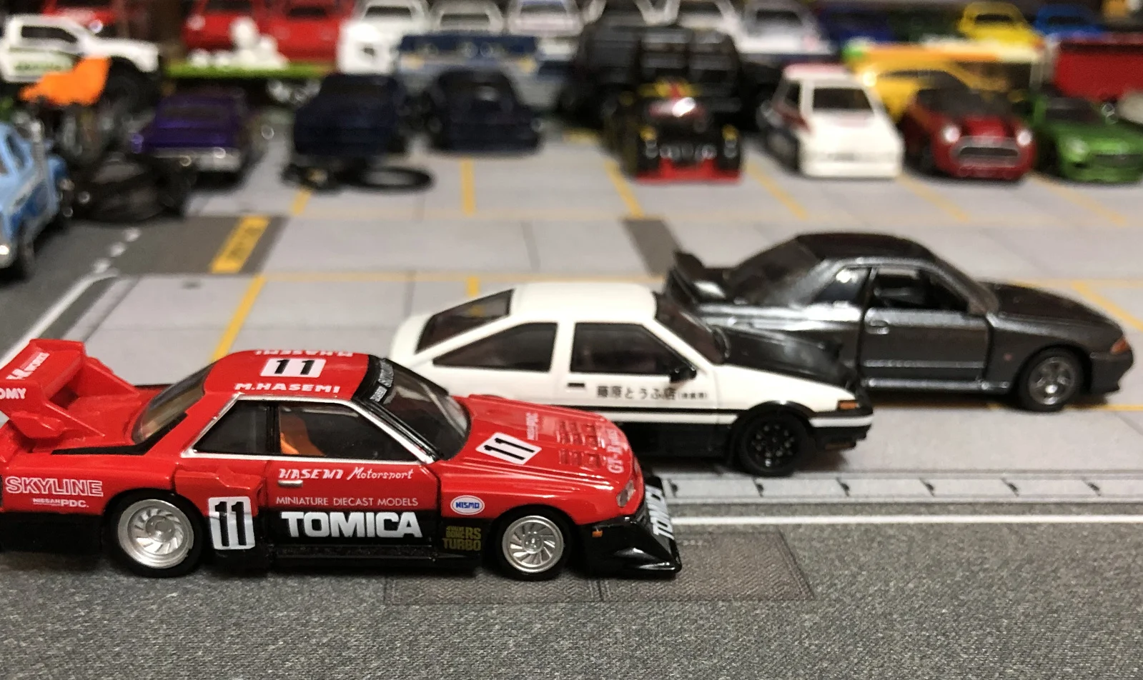 

1:64 GTR R32 R34 LP700 сплав AE86 Диона коллекция миниатюрных моделей автомобильных тележек модели брелоков для ключей игрушки подарок Lockbox головоломк...