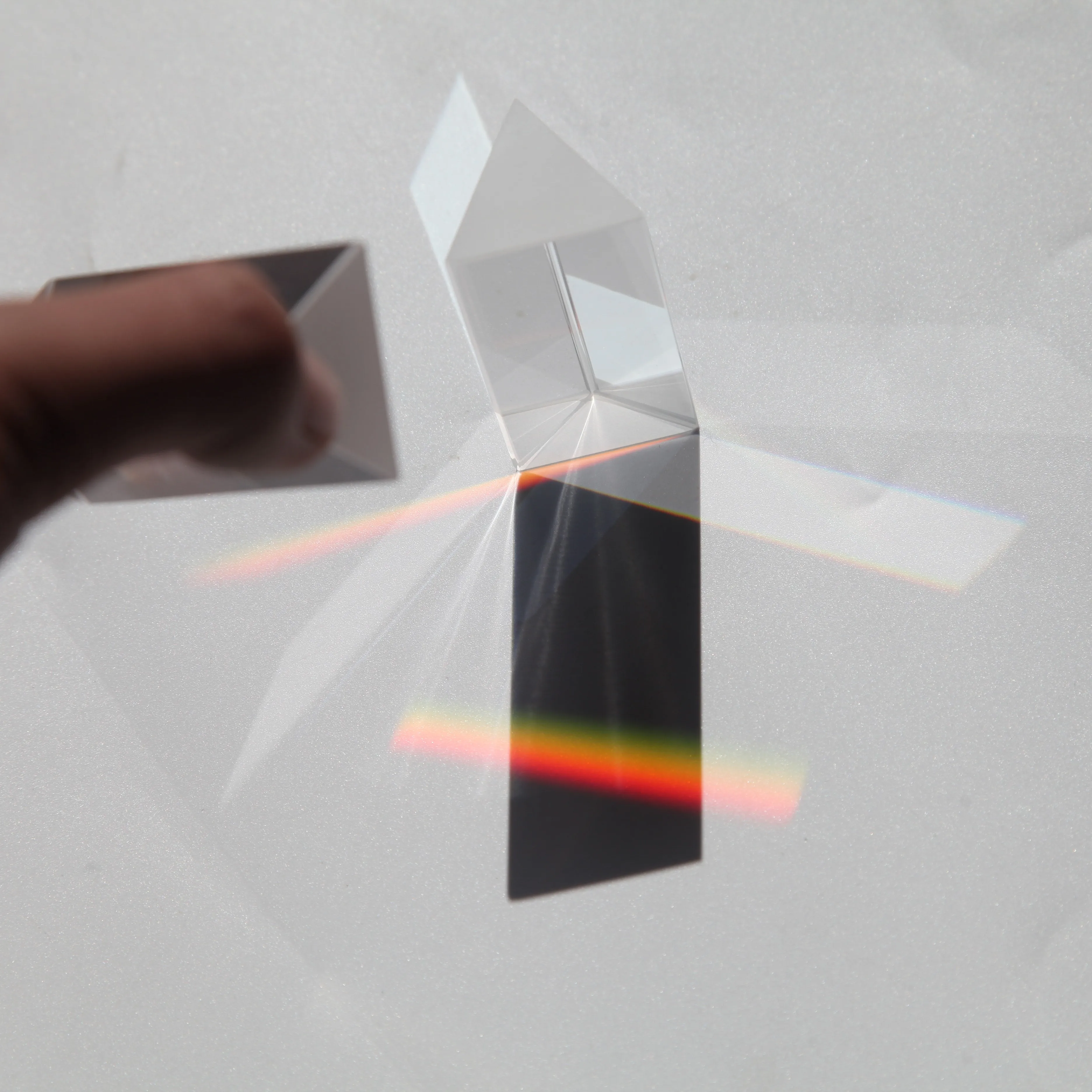 

Color Prism Rainbow Optical Glass 25x25x80mm Experiment Triangle Prisms Colorful Light Shooting Photography Accessories