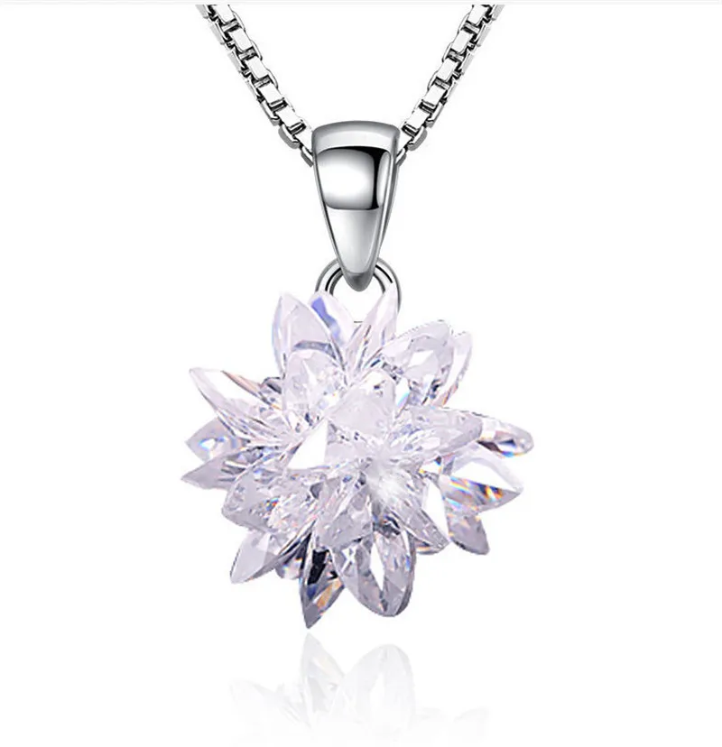 

Hot Sale Ice Flower Crystal Necklaces for Women Zircon All-match Clavicle Chains Pendant Jewelry Accessories Whole Sale