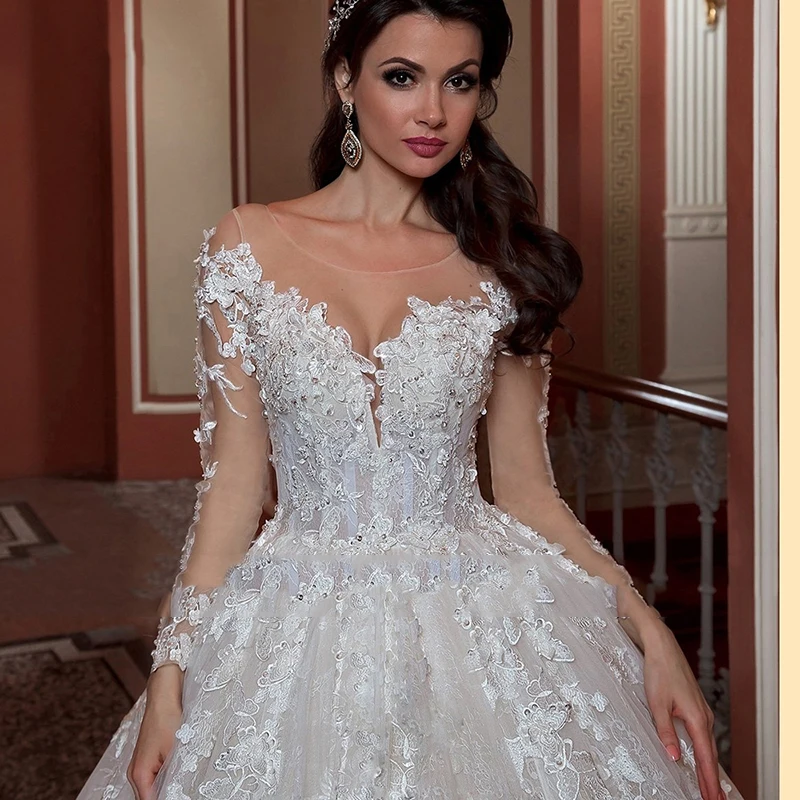 

Luxury Wedding Dresses Long Sleeve O Neck Lace Applique Charming Gowns Handmade Beaded Shiny Tulle Court Train Robe de mariée