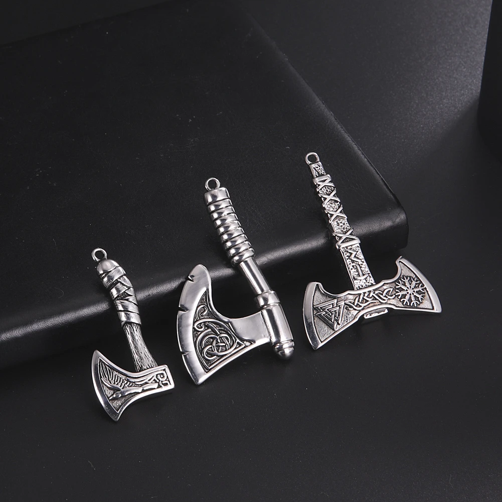 

Irish Celtics Trinity Love Knot Triquetra Pendant Necklace for Men Stainless Steel Triskele Scottish Vintage Chain Jewelry Punk