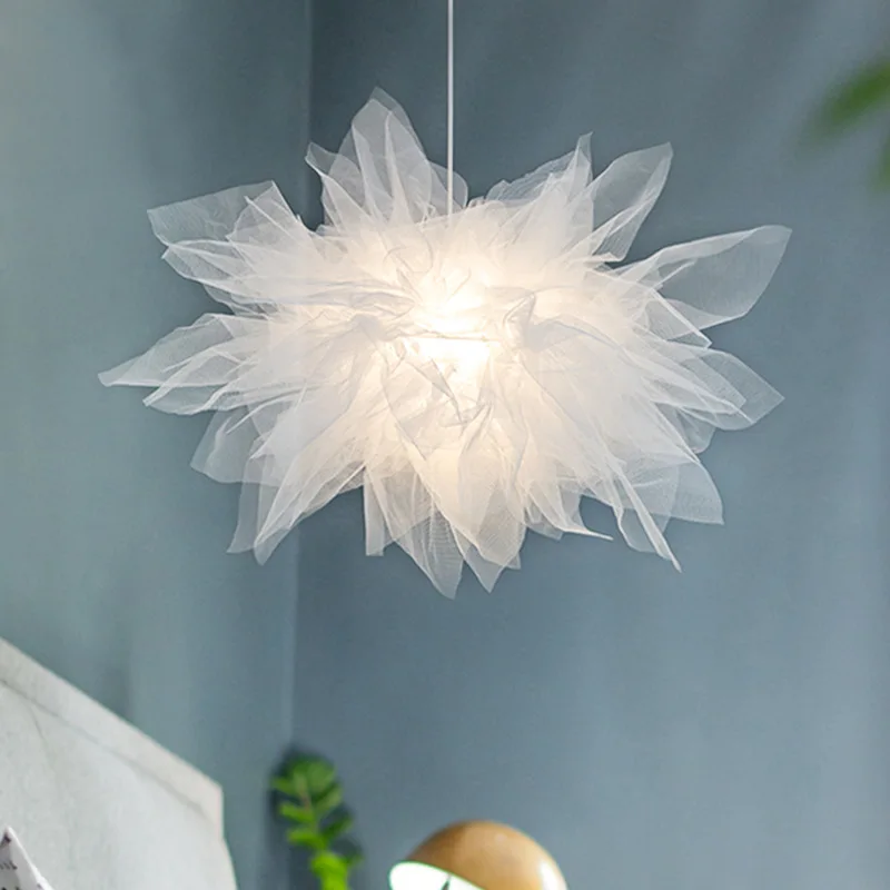 

Nordic Creative White Pendant Lights Modern Simple Romantic Pendant Lights Lighting Loft Living Room Bedroom Hanging Light Decor
