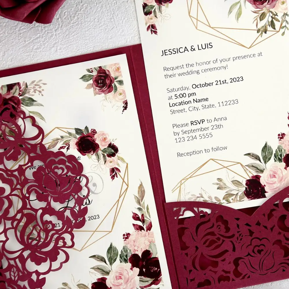 Свадебные приглашения с конвертом бордовые цветочные лазерная резка