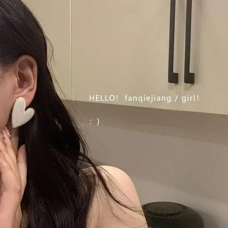 

Earrings 2021 new faint dye sweet cool big heart earrings earrings for women tide summer style personality round face