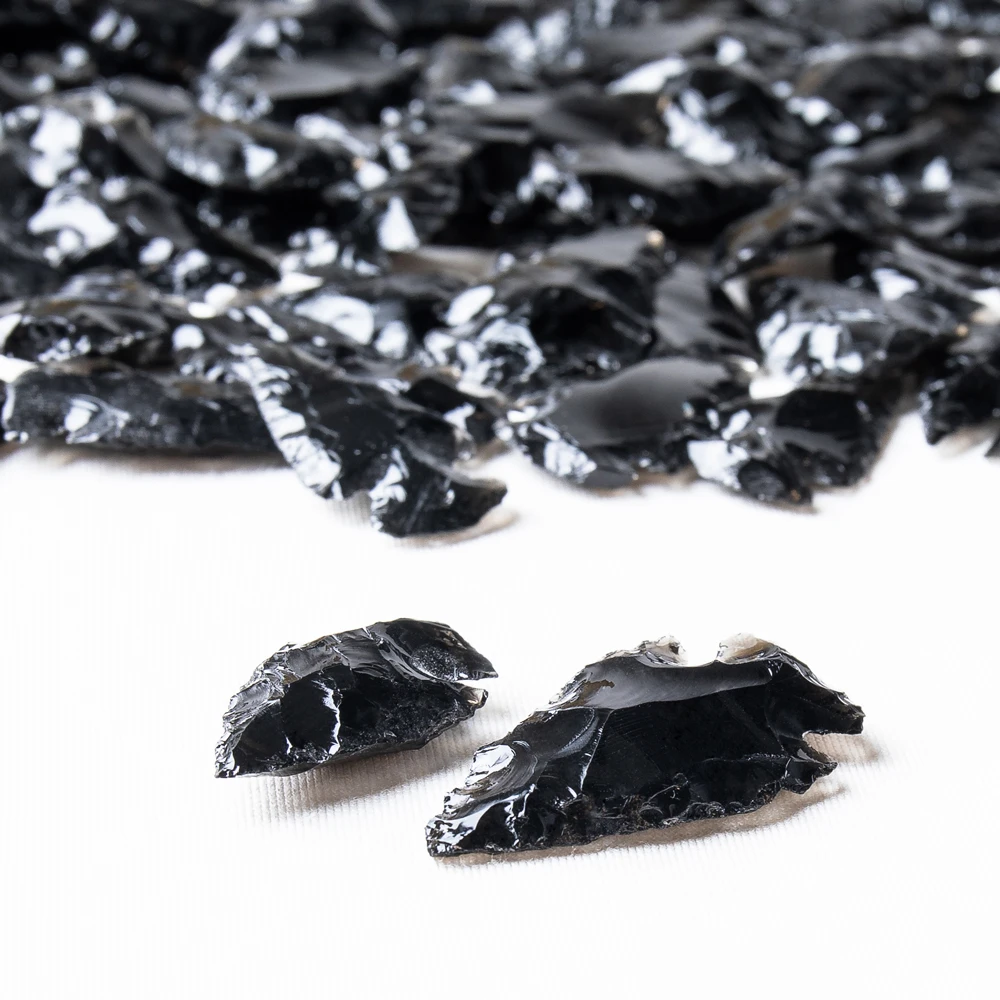 Ожерелье с кулоном из натурального сырого Обсидианового камня и кристаллов