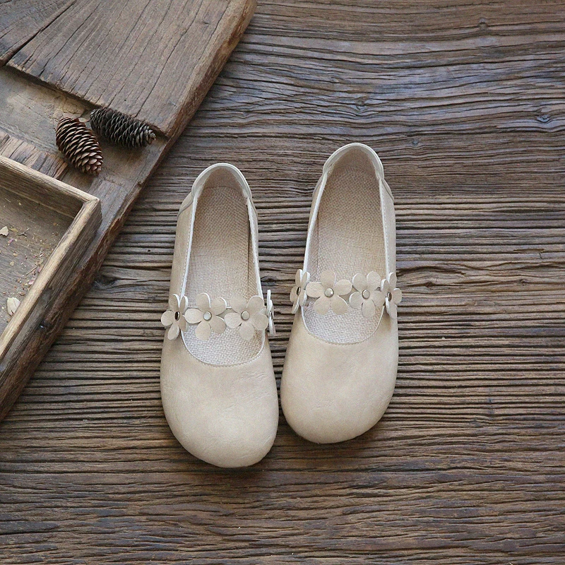 

Spring And Autumn Simple Retro Petals Baotou Flat Leather New Fashion Casual Word Belt Women's Shoes Large Size 35-40.