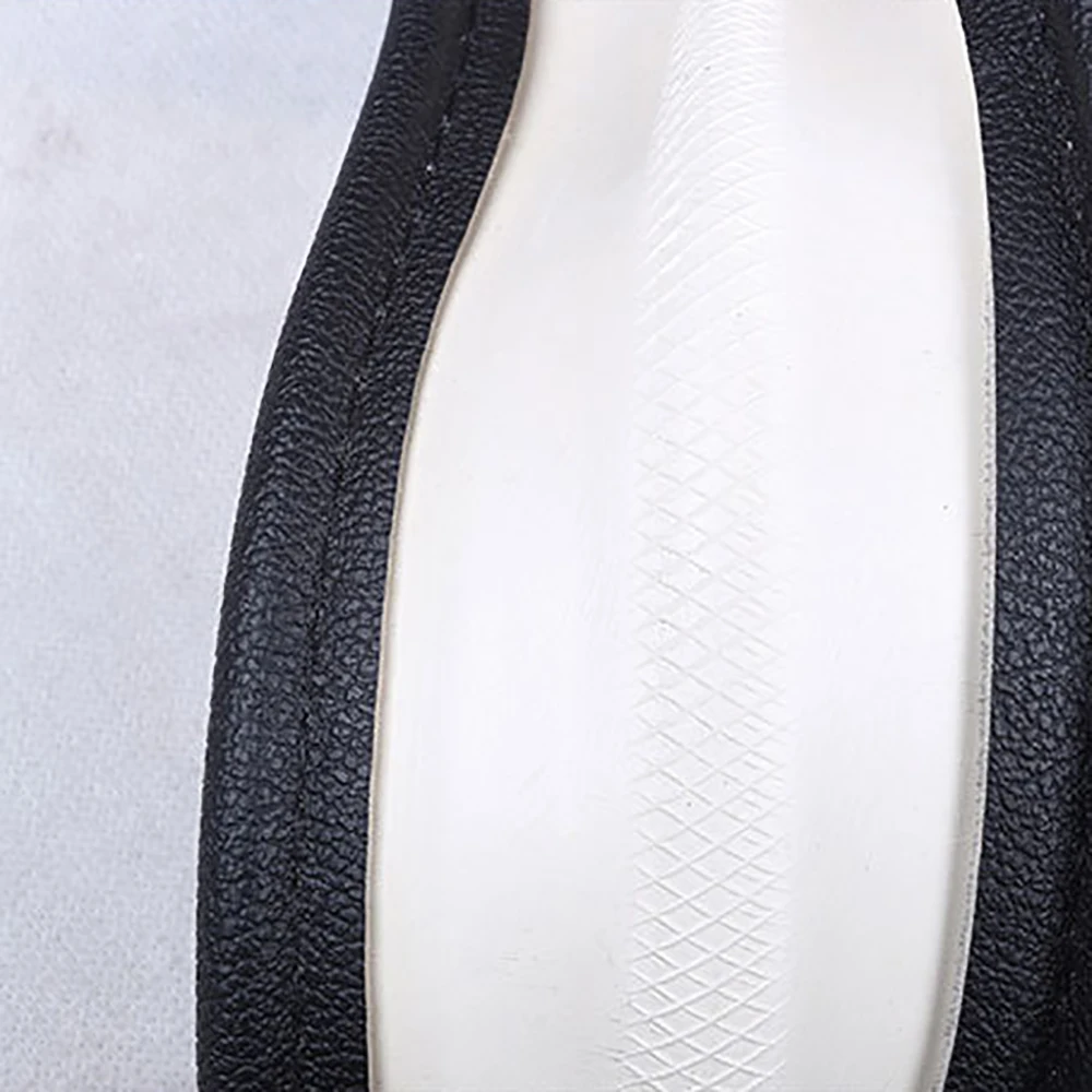 

LEDTENGJIE Four Seasons General Motors Steering Wheel Cover Leather Breathable Grip Cover Non-slip Fashion Interior