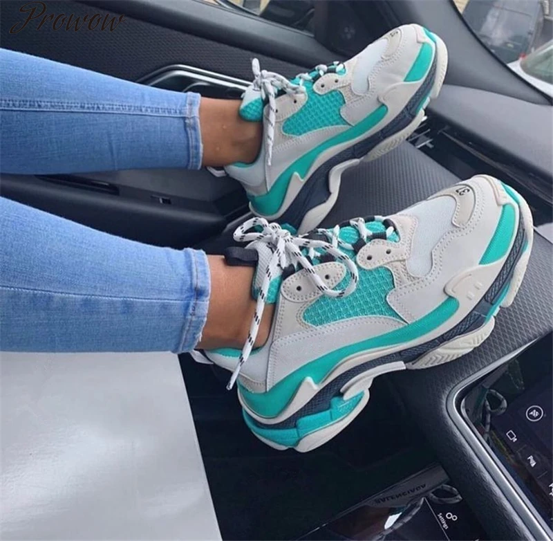 

Женские кроссовки на толстой подошве, дышащие