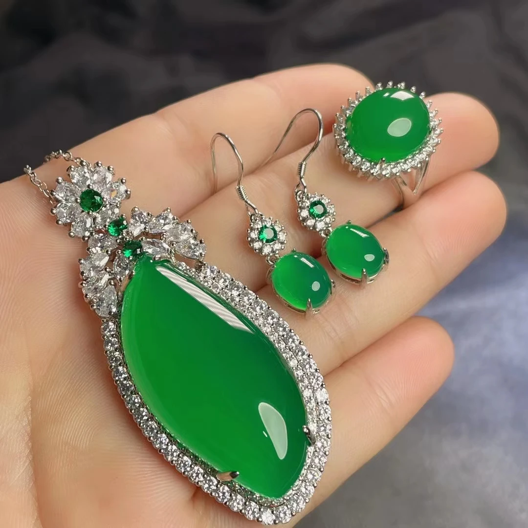 Женский ювелирный комплект из колье браслета и сережек серебра 925 пробы |