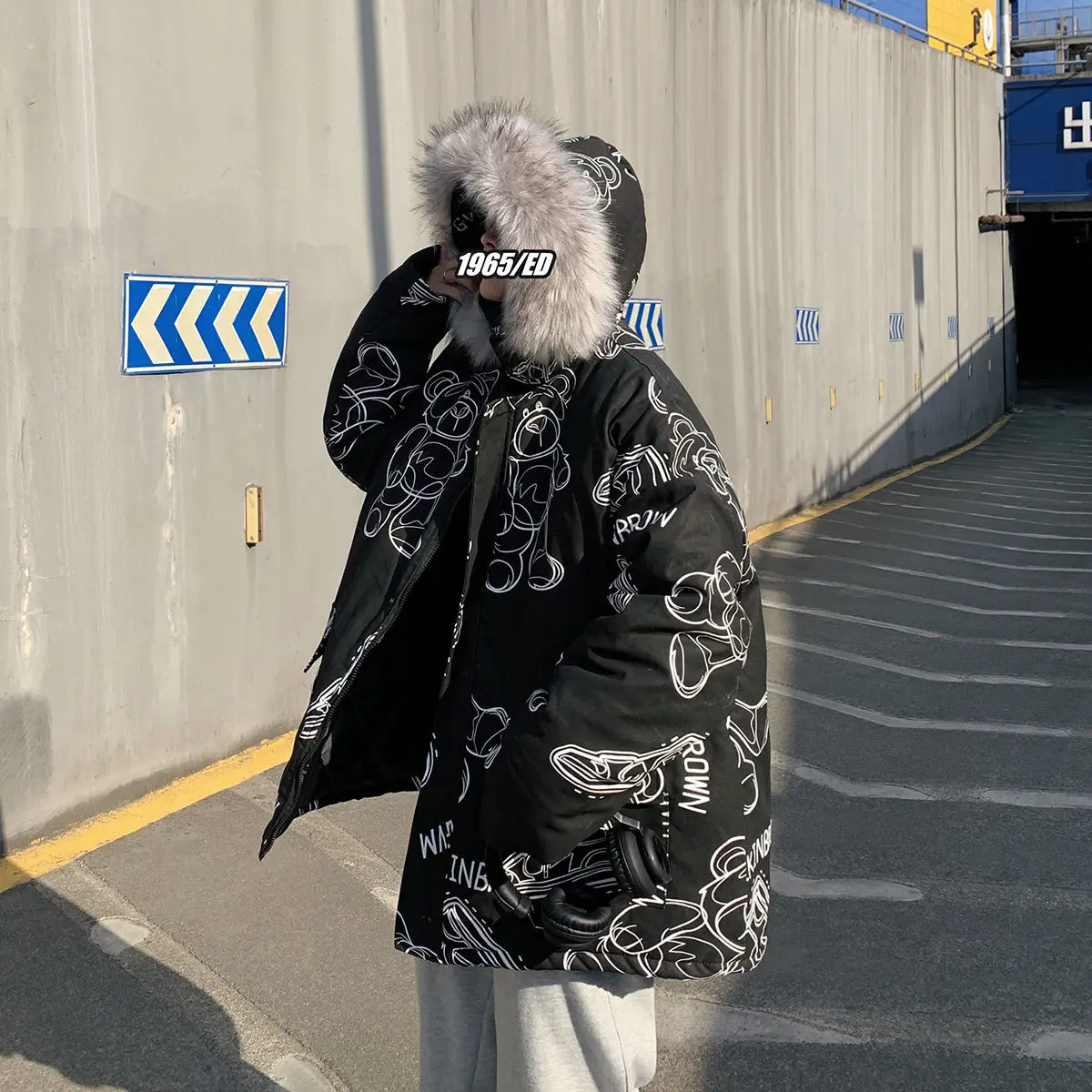 

Windproof Graffiti Coats Men Jacket Thicken Hooded Fur Collar Warmth Cargo Tops Loose Cotton-padded Jacket Chinese Tide Oversize