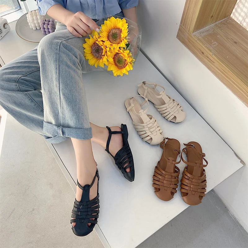 

Women Flat Sandals 2021 Summer Brown Vintage Weaving Rome Sandals Leather Cross Strap Designer Closed Toe Female Casual Shoes