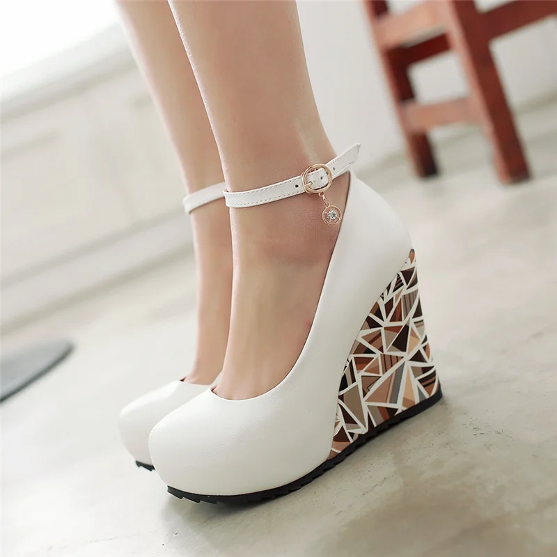 Туфли лодочки женские на танкетке повседневные высоком каблуке с ремешком