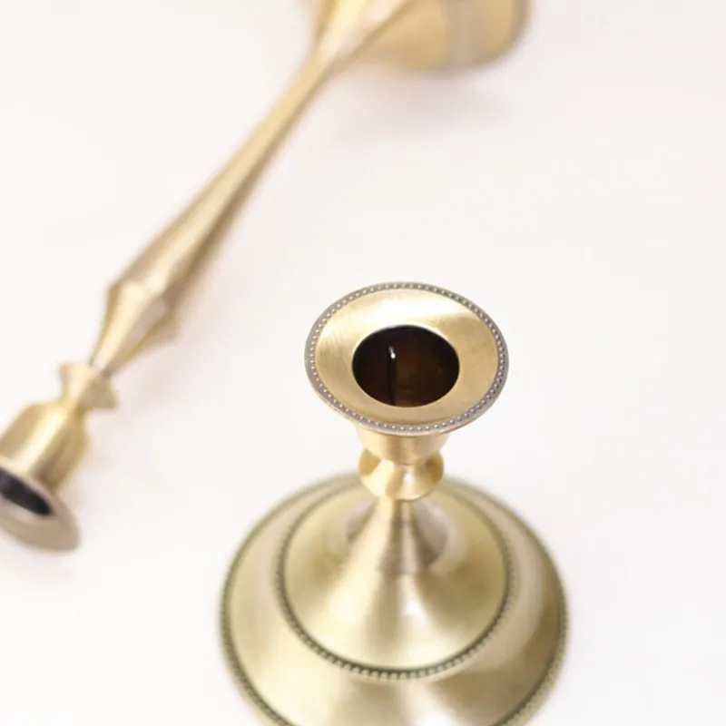 Бронзовый металлический подсвечник в винтажном стиле простой из сплава