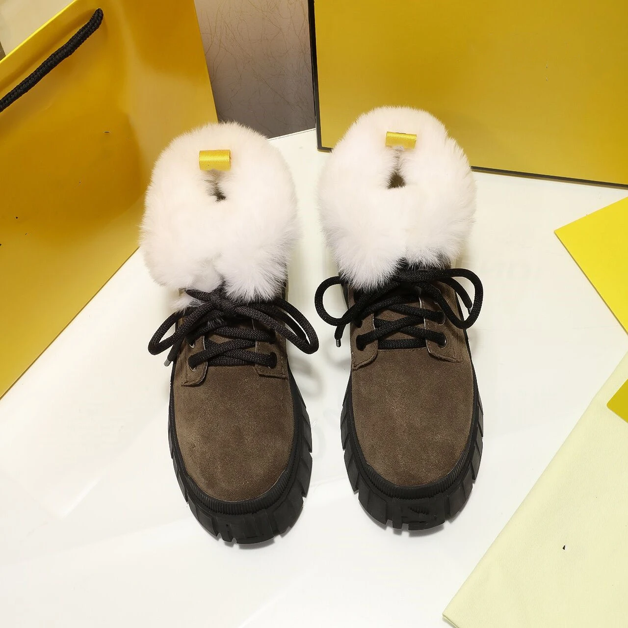 

2021 New Lace-up Wool Thick-soled Women Plus Velvet Winter Snow Boots Round Toe Comfortable Designer Brand Short Martin Boots