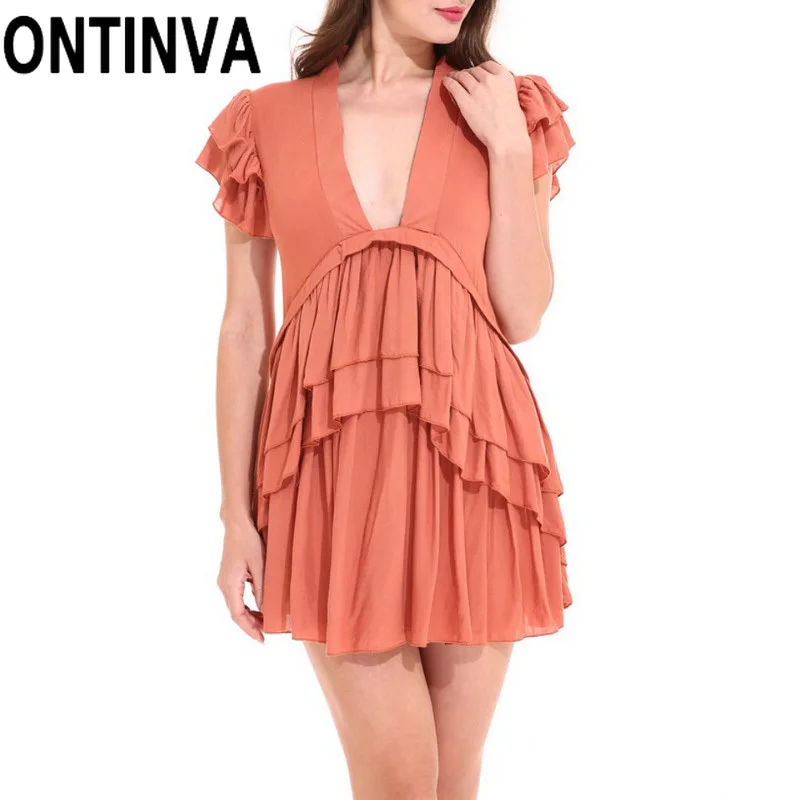 Льняное женское мини-платье с оборками глубоким V-образным вырезом повседневное