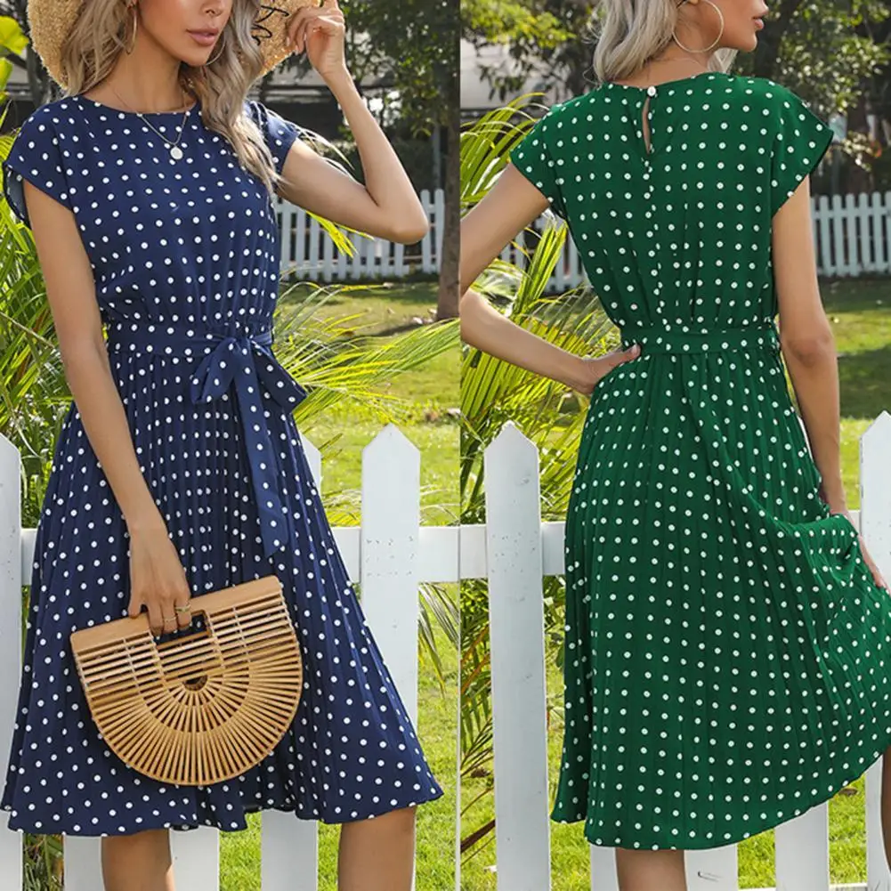 

Hot Sales!!! Lady Dress Polka Dots Cool Clothing Lady Short Sleeve Pleated Dress for Dating
