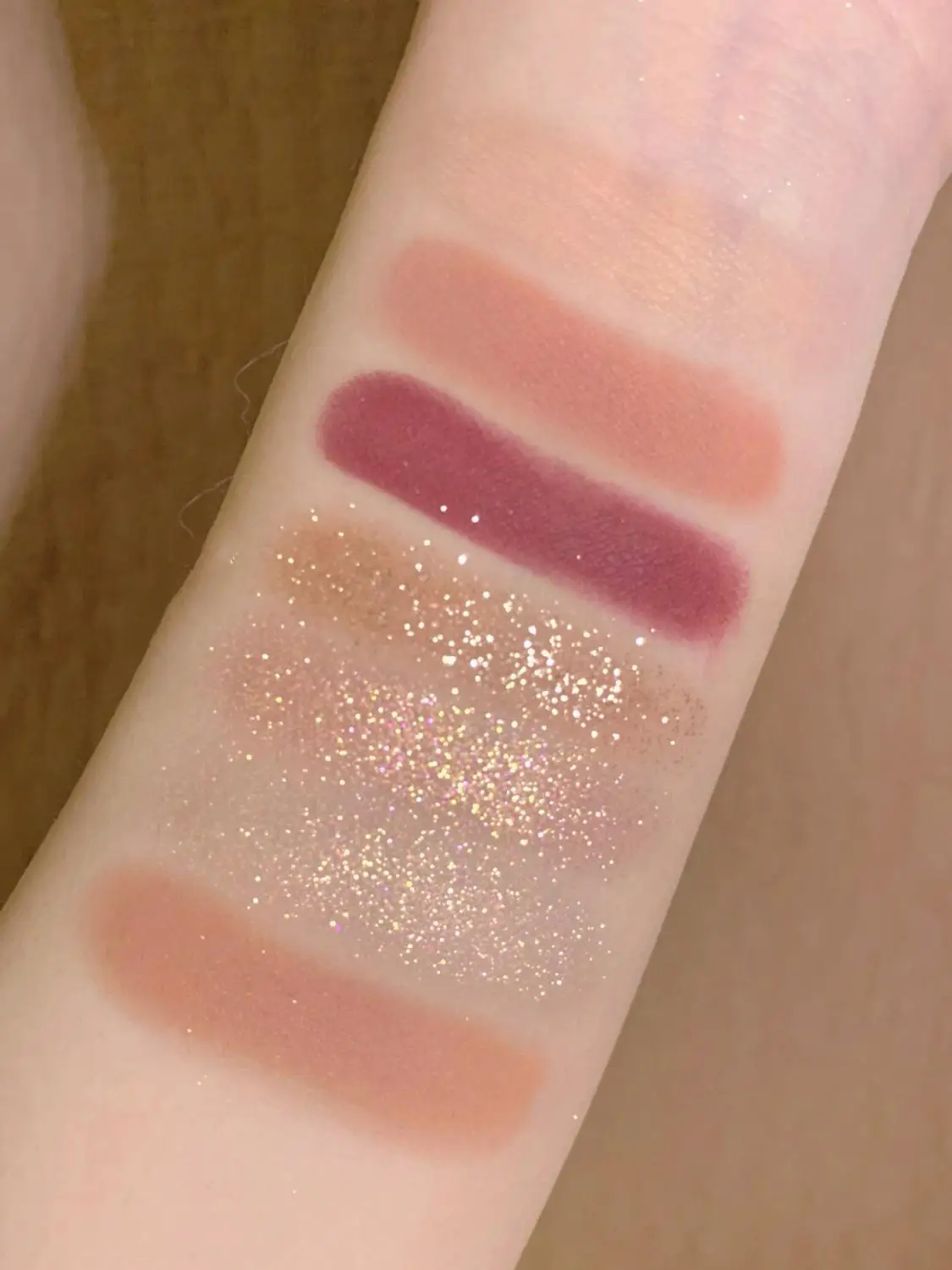 Eyeshadow Highlighter Blush Palette 7 Colors Glitter Matte Pigment Face Eye Makeup Beauty Cosmetic Easy to Wear Blusher |