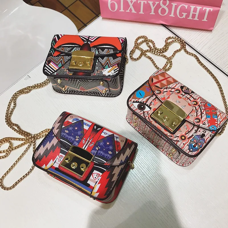 

Famous Brand Mini Bags Women Personality Fashion Pink Shoulder Crossbody Bag Female New Graffiti Chains Pu Leather Bag