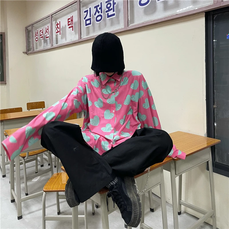 

Spring new Harajuku style pink blue contrast color love heart printing loose turn-down collar breasted shirt