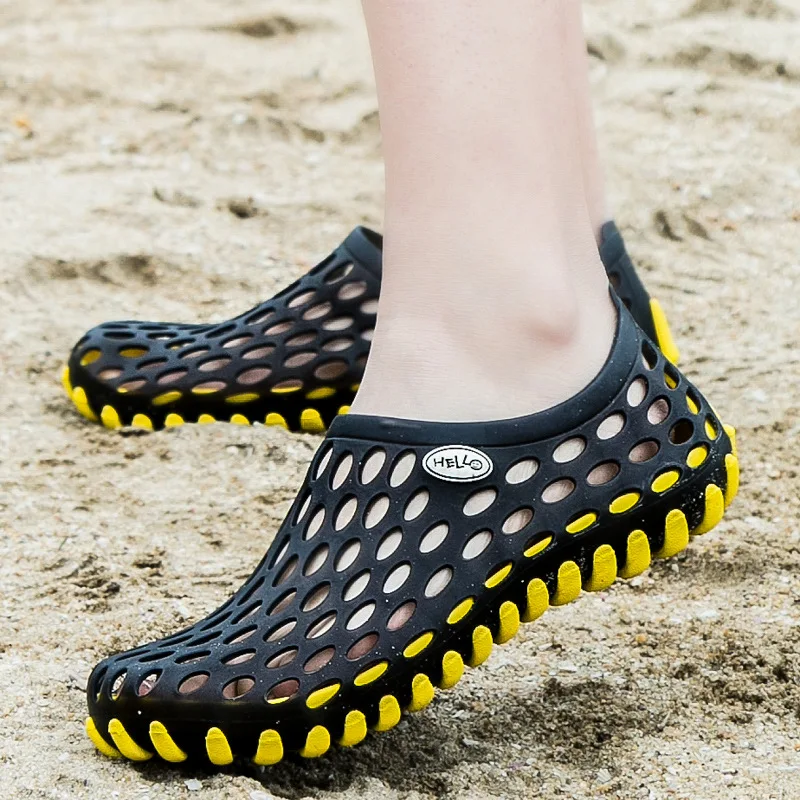 

Men Sandals Summer Beach Water Shoes Fema Casual Slip-on Shoes Slipper Male Croc Clogs Crocks Sneakers pool shoes yeezy women