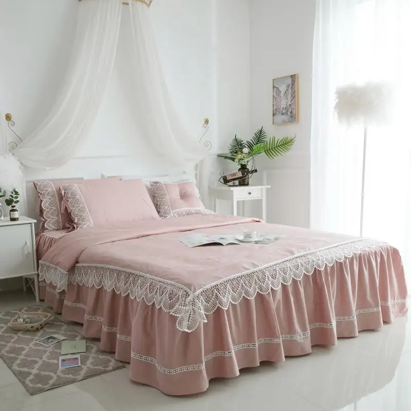 Роскошный кружевной комплект постельного белья с оборками двуспальный белого и