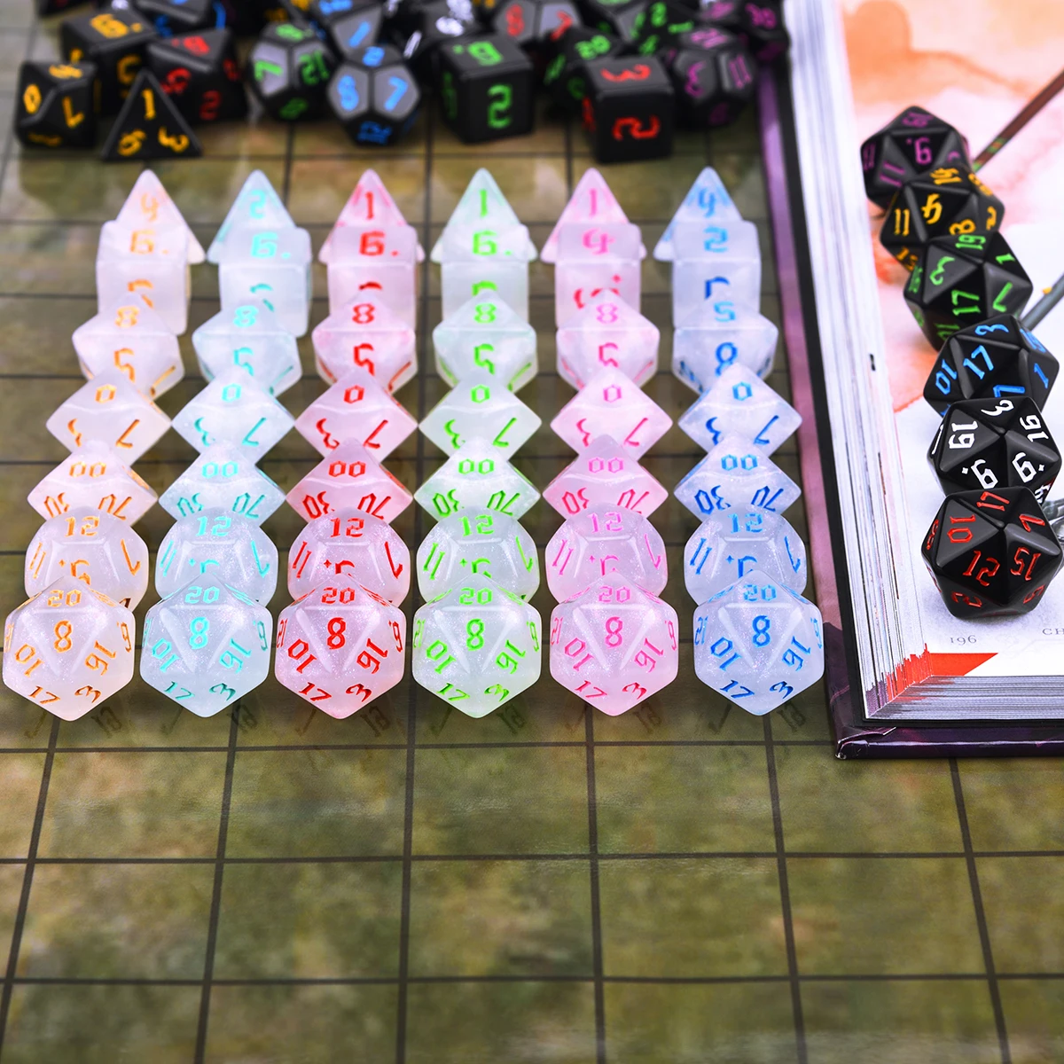 Переливающиеся блестящие 7 наборов многогранных 7-Die игральных костей с сумкой