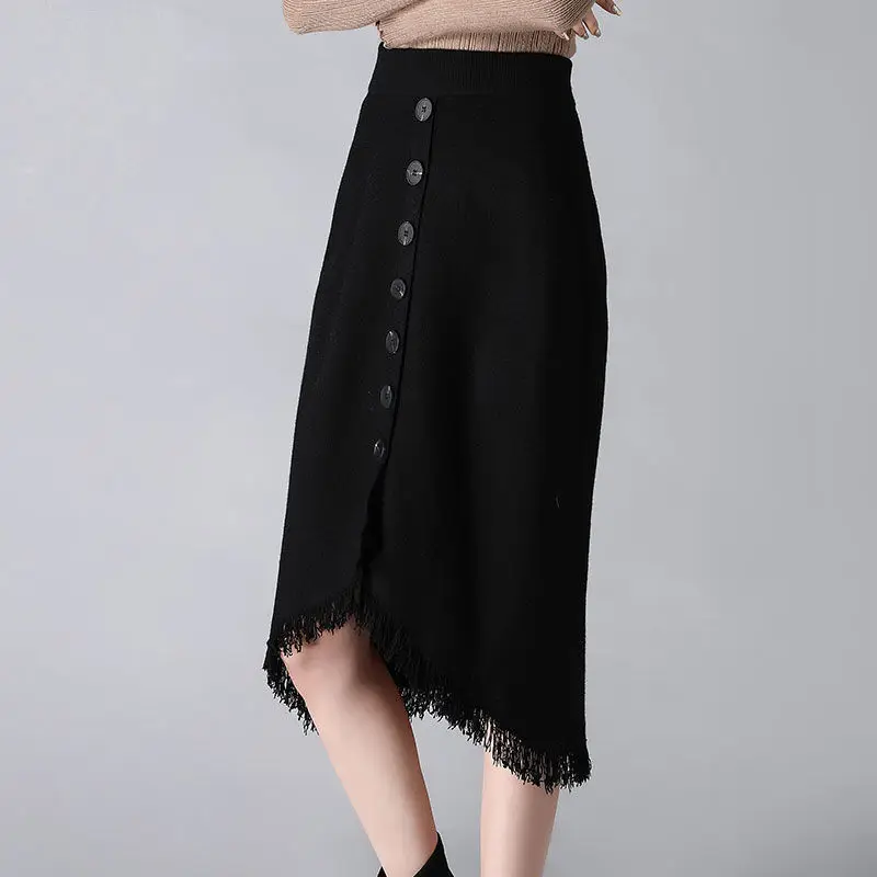 

2021 Autumn Winter New Slit Knitted Skirt Women Irregular Skirt Thickening Warm Solid Color Tassel Buttons Long Skirt Y140
