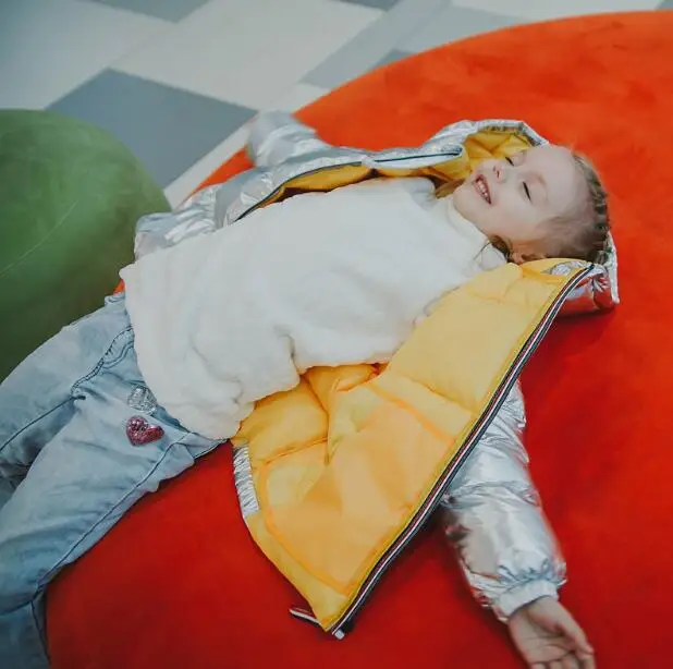 Детская зимняя куртка для девочек Цвет серебристый золотистый черный