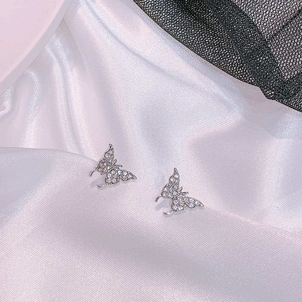 

1Pair New Fashion Cute Rhinestone Silver Color Butterfly Stud Earrings For Women No Piercing Fake Cartilage Earring Gifts
