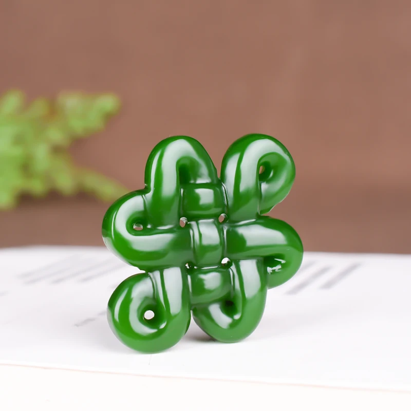 Ожерелье из бисера натурального зеленого и белого нефрита очаровательное